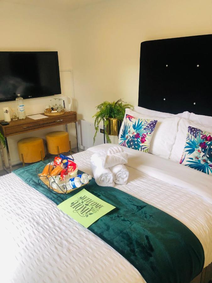 Meezee Pearl Double Bed Lodge With Free Parking Salford  Zewnętrze zdjęcie