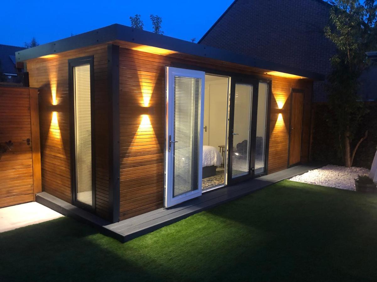 Meezee Pearl Double Bed Lodge With Free Parking Salford  Zewnętrze zdjęcie
