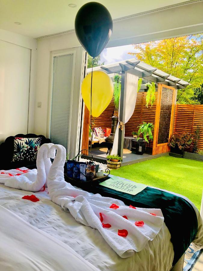 Meezee Pearl Double Bed Lodge With Free Parking Salford  Zewnętrze zdjęcie